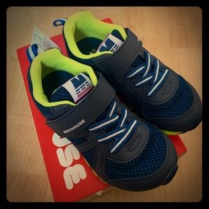 Mikihouse Step Two Shoes - size 17cm